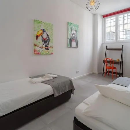 Unique & Super Aircon & Lift Apartment Lisbon