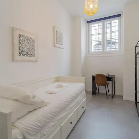Unique & Super Aircon & Lift Apartment Lisbon