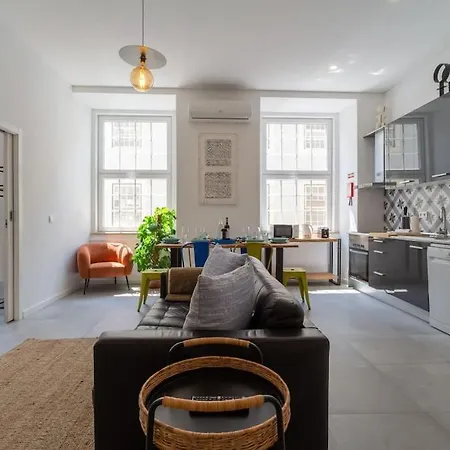 Unique & Super Aircon & Lift Apartment Lisbon