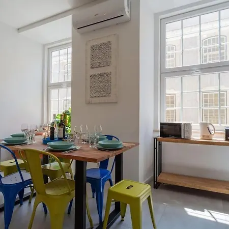 Unique & Super Aircon & Lift Lejlighed